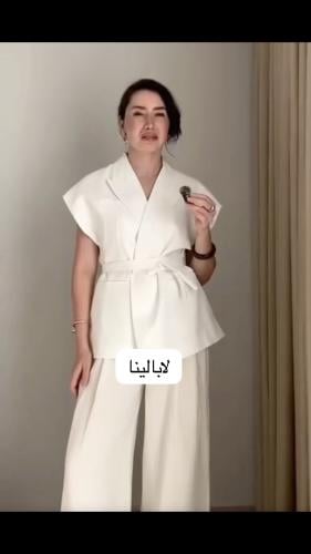 بدلة نسائية أنيقة من بنطلون سادة طويل بكسرات و صدر...