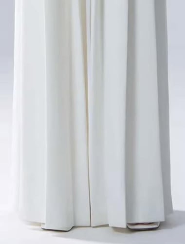 طقم بنطلون عصري وبلوزه بياقة قطرية وأكمام قصيرة