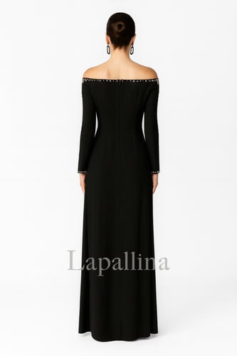 فستان سهرة راقي مُطرّز بالكريستال - تصميم كتف مكشو...