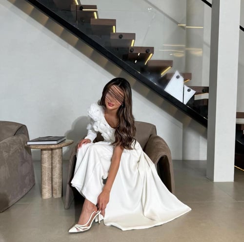 جمبسوت أبيض بلمسة زهور ثلاثية الأبعاد2829