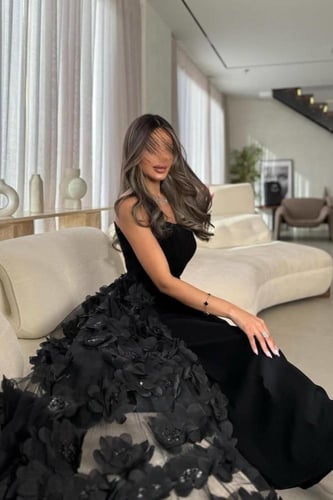 فستان اسطورة السواد