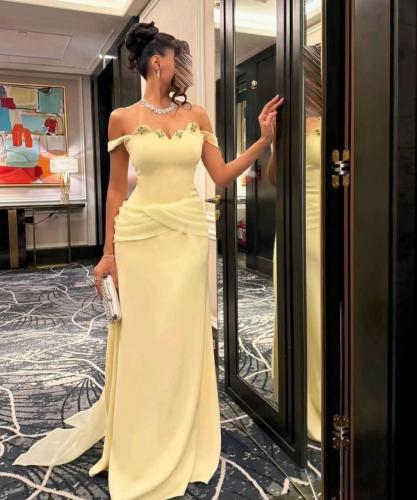 فستان لمسة الرفاهيه اصفر باستيلي انيق