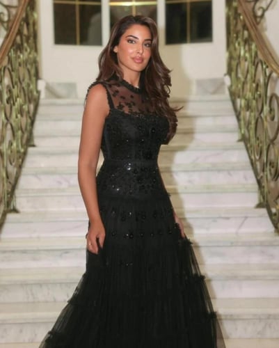 فستان سهرة بلون أسود