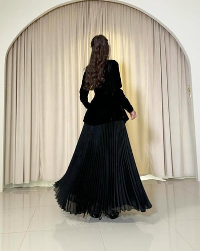 فستان اسود ساتر