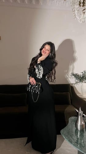 فستان اسود ساتر