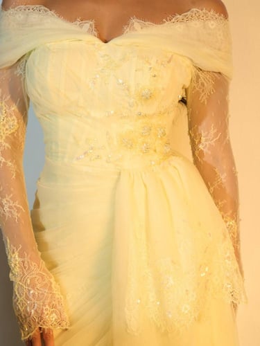 فستان اصفر دانتيل