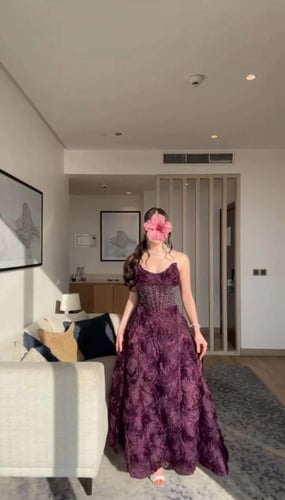 فستان ورد الأرجوان