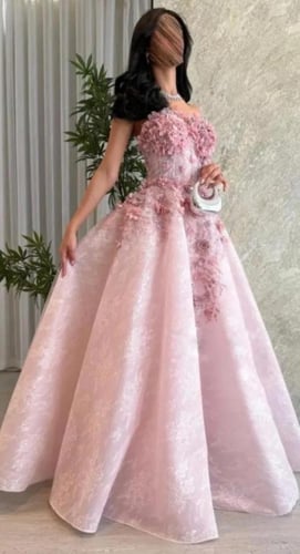 فستان انثوي مورد لون بينك