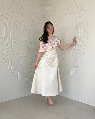 “فستان الكاب الزهري الفاخر