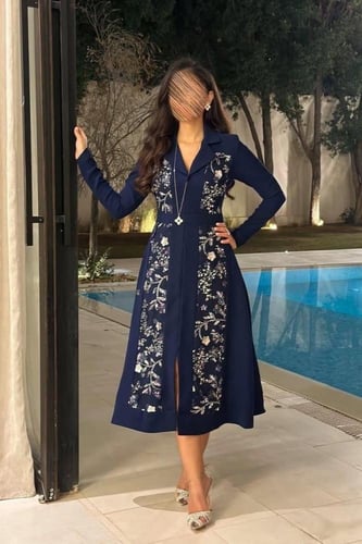 فستان أزرق ملكي