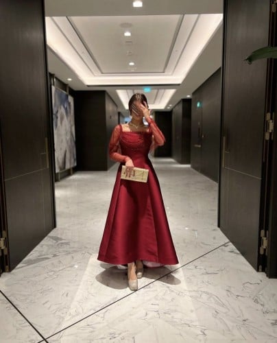 فستان سهرة فخم بقماش الميكادو مع التل المرصع بكرست...