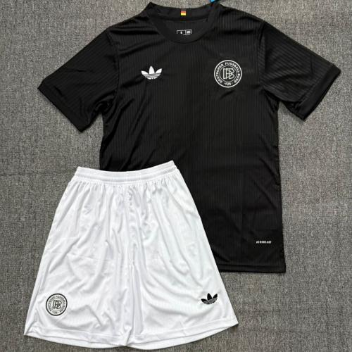 طقم المانيا الاسود 2026