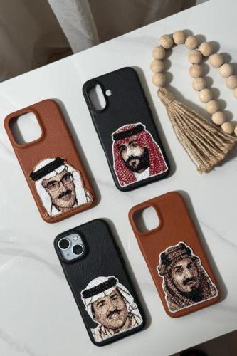 كفر جوال بتطريز واقعي