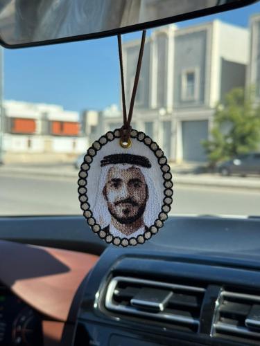 تعليقة سيارة صورة واقعي مع اطار