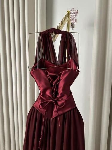 فستان الينور