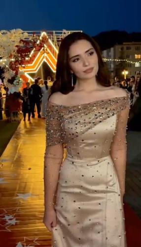 فستان الذهب