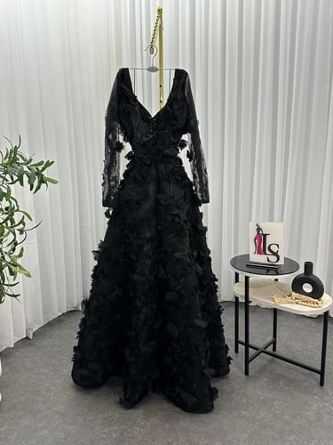 فستان عايده