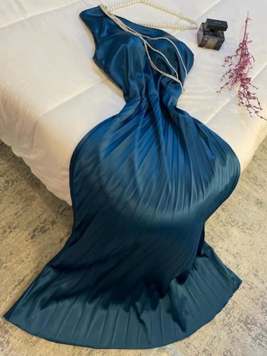 فستان أميليا