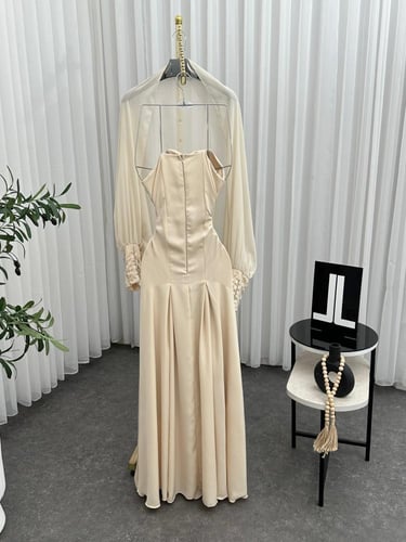 فستان فراشه