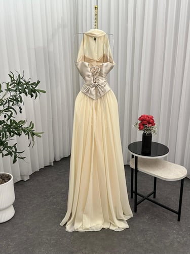 فستان الينور