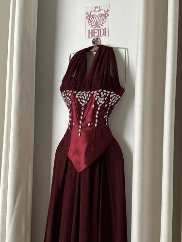 فستان الينور