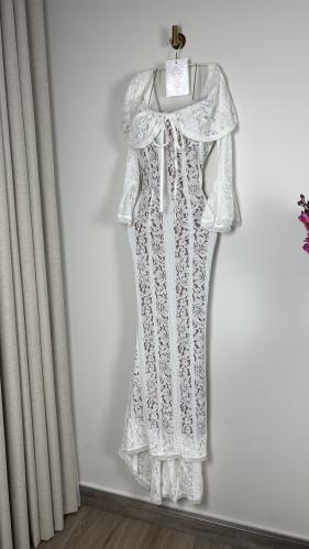 همس الدانتيل الابيض