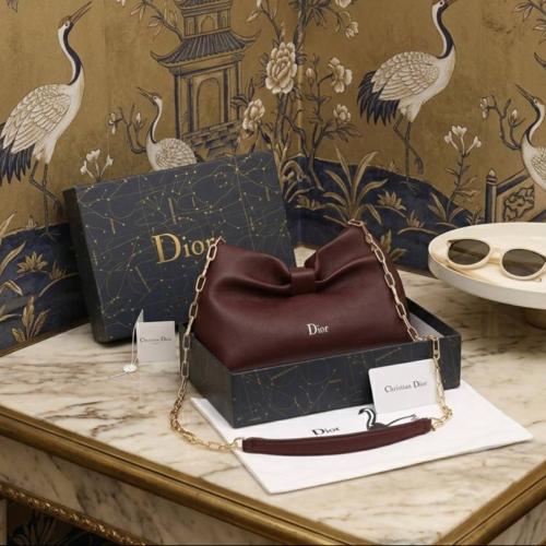شنطة Dior لون عنابي
