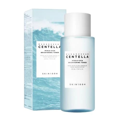 Skin whitening toner with Centella herb from Skin 1004 - 210 ml