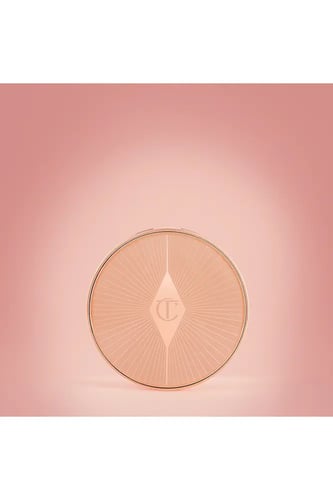 كريم شيب آند شيك جلو مع أحمر خدود ولون شفاه بلون ا...