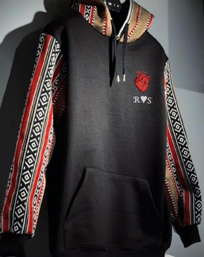 هودي مطرز بالسدو بحرف حسب الطلب – للرجال والنساء و...