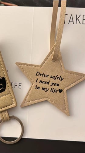 بكج تعليقة مع ميدالية باتمان تنفيذ حسب الطلب