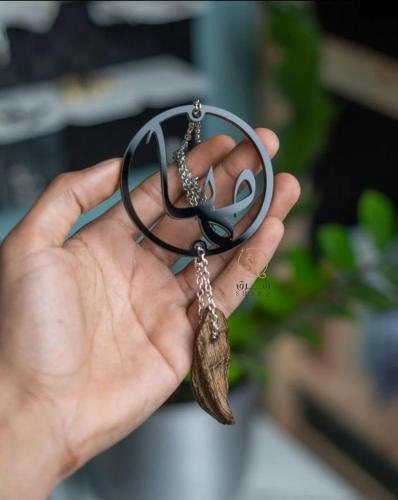 تعليقة سيارة بالأسم بإيطار دائري