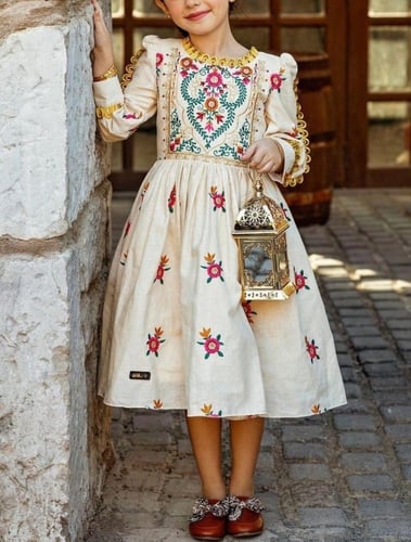 فستان "زهرة الربيع" الرمضاني – مطرز لإطلالة أميرة...