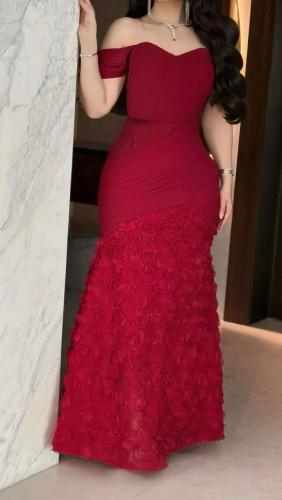 فستان راقي طويل بطيات رقيقة