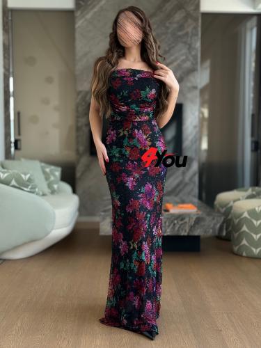 فستان سهرة طويل بنقشة أزهار لامعة