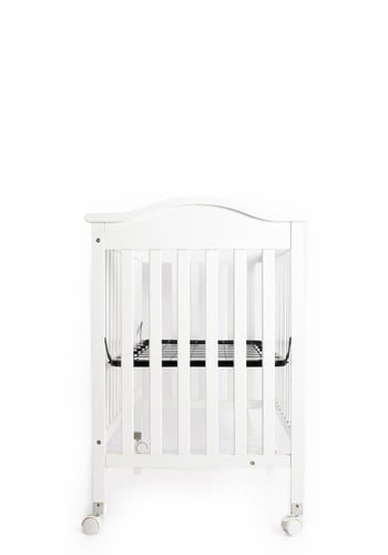 سرير طفل خشبي ( خشب الصنوبري الصلب ) مقاسات متعددة