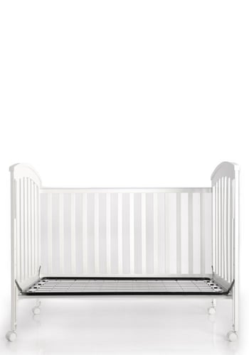 سرير طفل خشبي ( خشب الصنوبري الصلب ) مقاسات متعددة