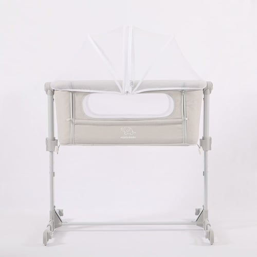 سرير طفل بجانب سرير الأم ( يفتح على سرير الام )