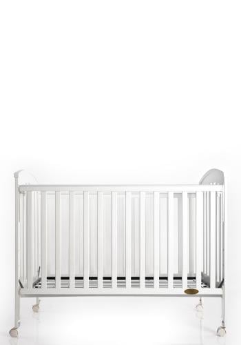 سرير طفل خشبي ( خشب الصنوبري الصلب ) مقاسات متعددة