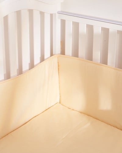 طقم سرير طفل من 6 قطع ( اقمشة وخامة ناعمة الملمس )