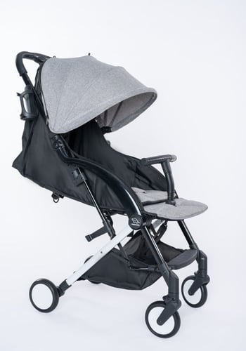 عربة طفل خفيفة الوزن