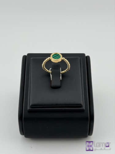 18SNRS41 خاتم ذهبي عيار 18 مُطعم بحجر الملاكايت ال...