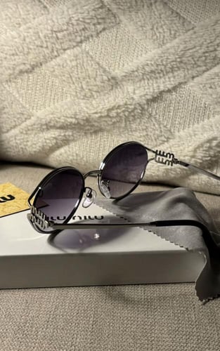 نظاره miu miu الشهيره