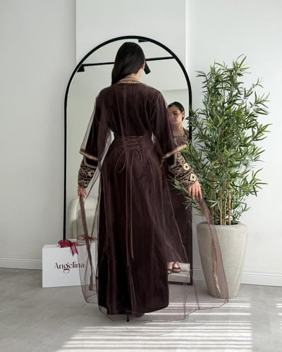 جلابيه بني قطعتين