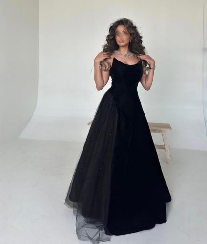 فستان مخمل اسود