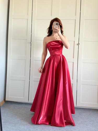 فستان سهرة ناعم احمر