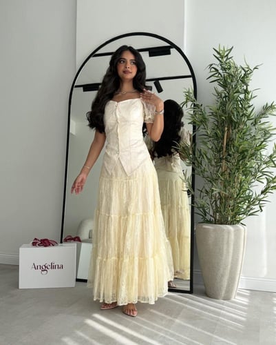 طقم تنوره بلوزه لون بيج G137