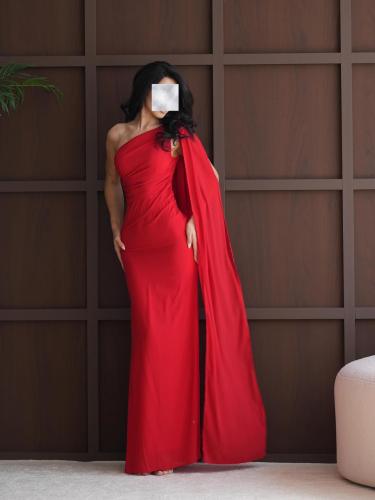 فستان نعومي احمر