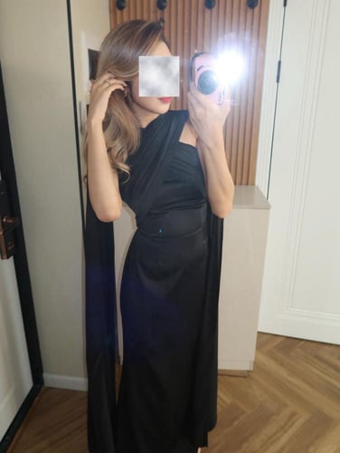 فستان اسود ناعم