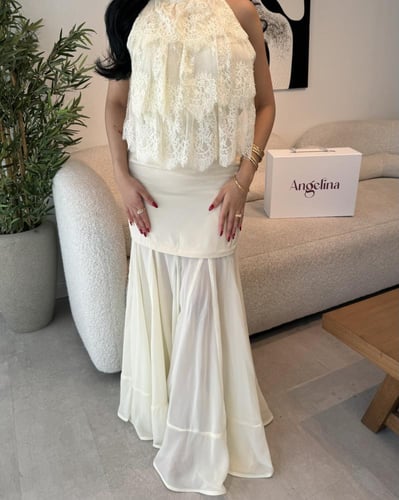 طقم تنوره وبلوزه بيج G152